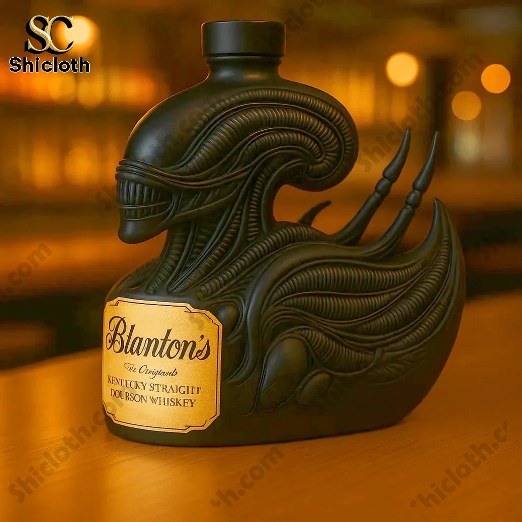 NEW Xenomorph Duck Whiskey Bottle 10 Alien-inspired whiskey bottle.