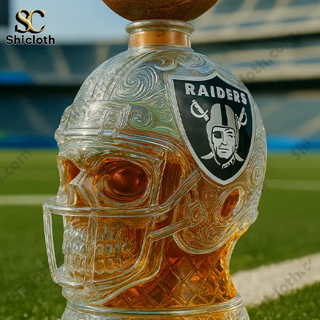 Las Vegas Raiders Crystal Skull Helmet Whisky Bottle
