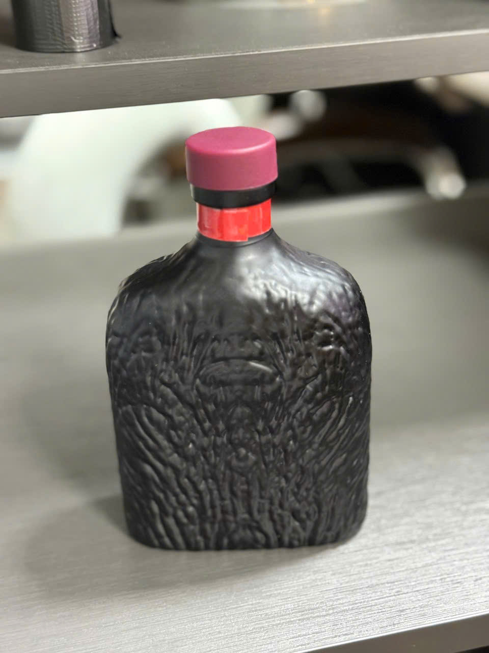 Lord of The Rings Eye of Sauron Edition Whiskey Bottle 10 Lord of The Rings Eye of Sauron Edition Whiskey Bottle - Image 10