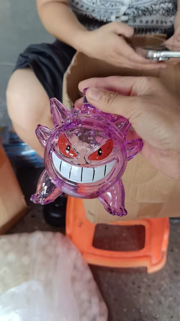Pokemon Gengar Whiskey Bottle 16 z6901977993041 6160b98d96c4665a56032cac891eceb9