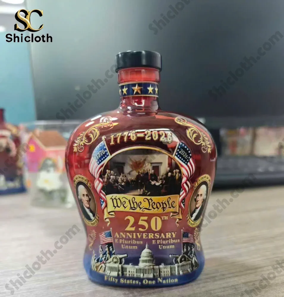 Crown Royal 250th Anniversary Edition We The People Whiskey Glass And Bottle Set 3 Decorative anniversary bottle displayed on table!