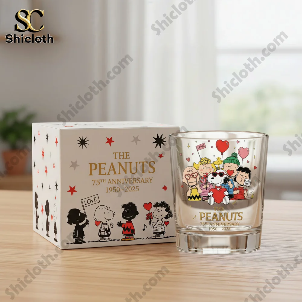 Alternative view of Peanuts 75th Anniversary Commemorative Glass (1950-2025)