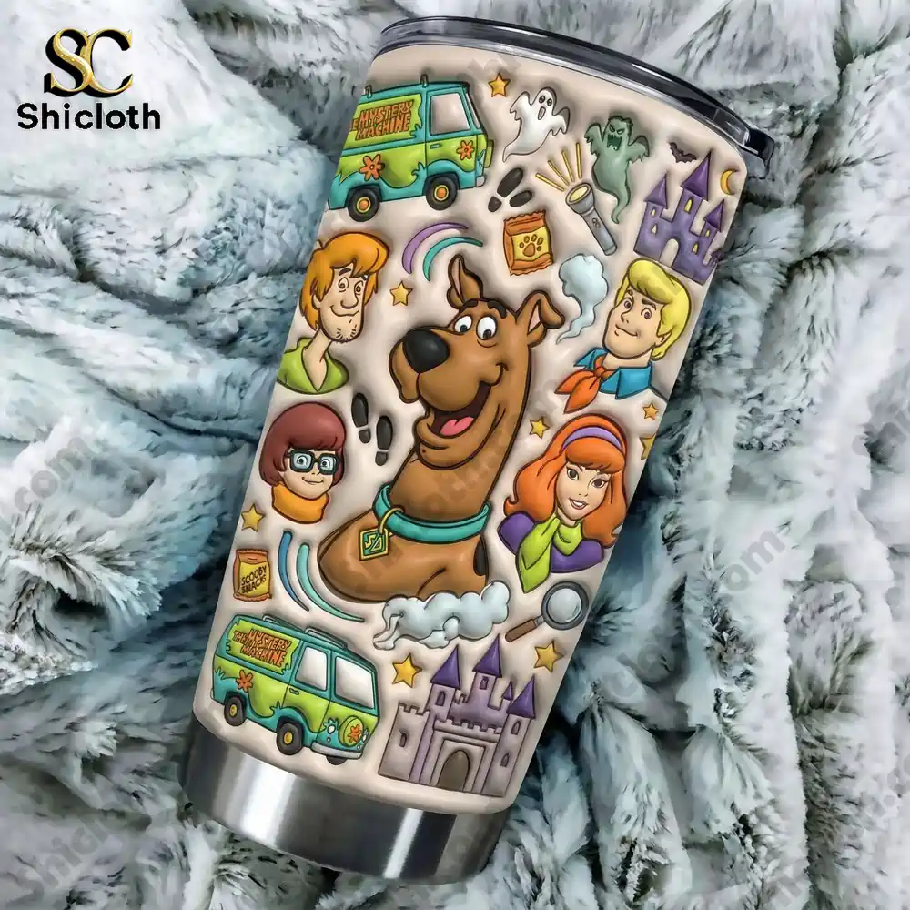 Close up of Scooby Doo insulated tumbler on a soft plush blanket!
