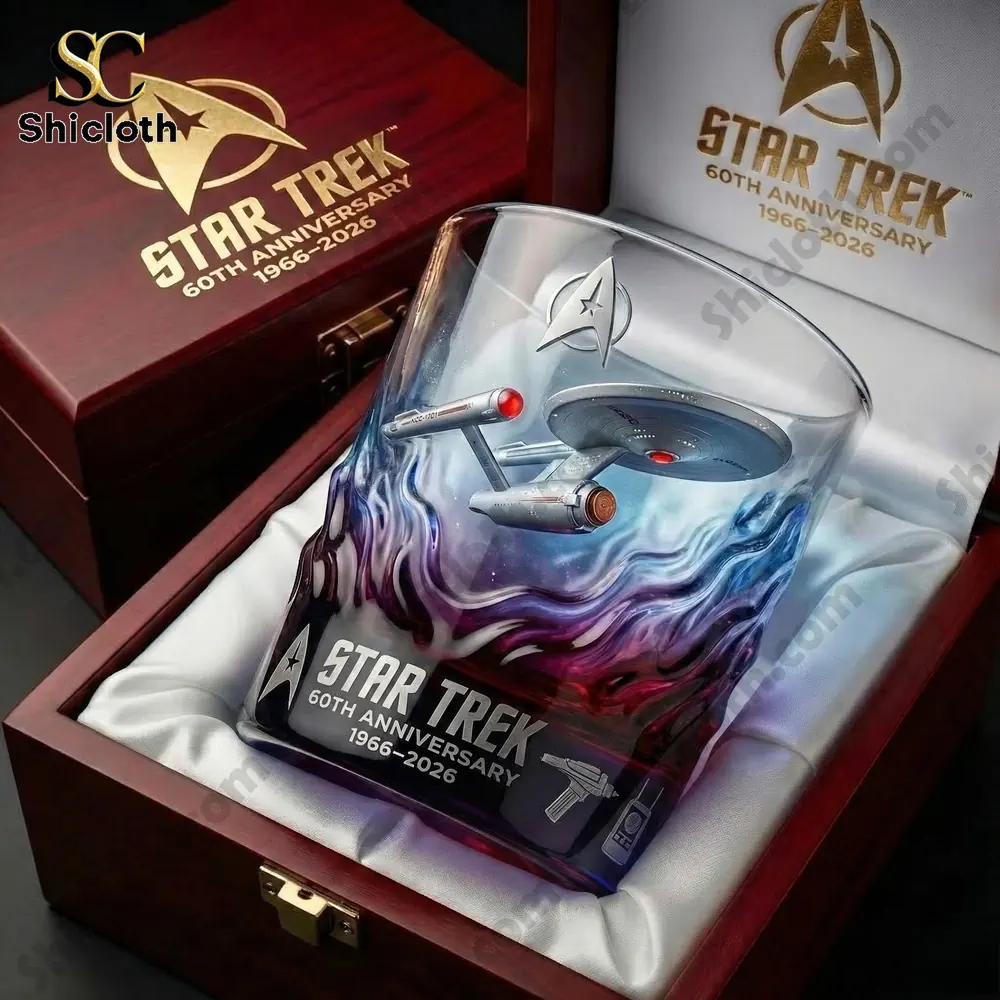 Star Trek crystal tumbler with starship design in wooden box