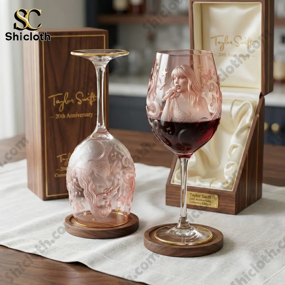 Engraved singer wine glass in wooden gift box!