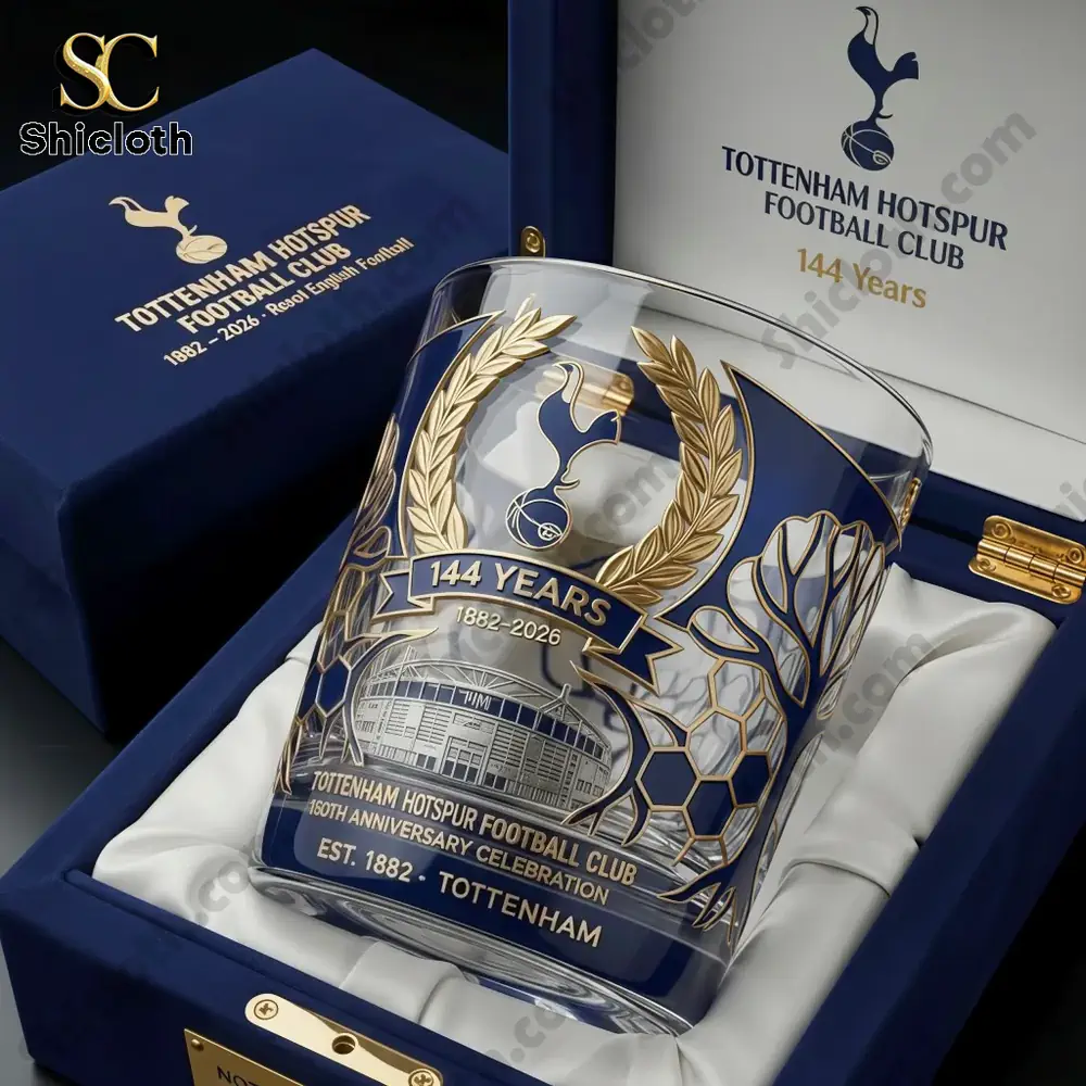 Commemorative football club whisky glass displayed in a luxury presentation box!