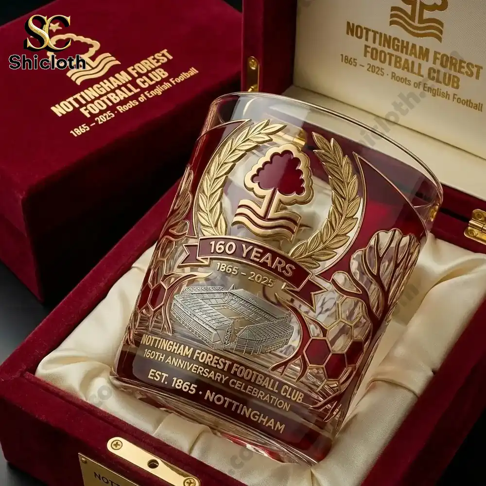 Nottingham Forest commemorative glass in a luxury presentation box!
