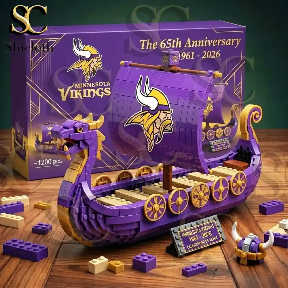 Alternative view of Minnesota Vikings 65th Viking Ship Brick Edition