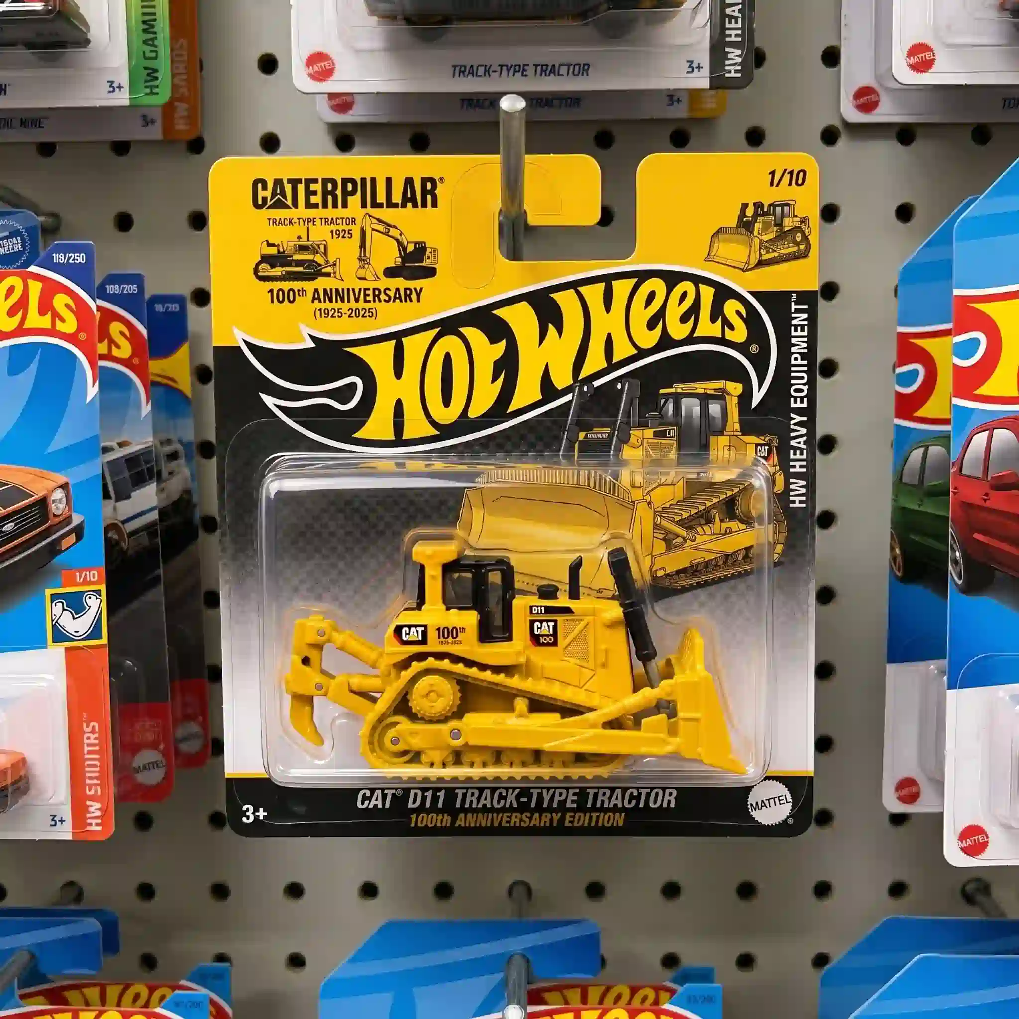 Alternative view of Hot Wheels CAT D11 Track-Type Tractor 100th Anniversary Edition